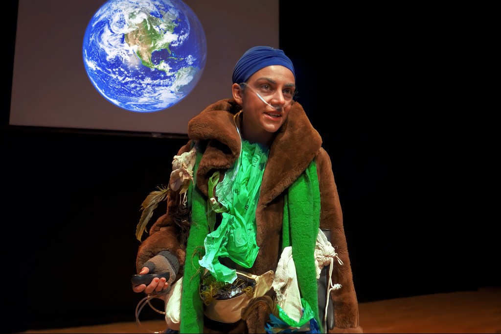 Elena Voce in MOTHERLOAD! by Urban Foxes Collective. Credit Thomas Voce Siriani3.jpeg